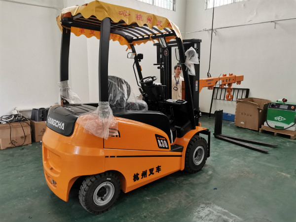 【叉車保養(yǎng)小知識】叉車電池怎樣加水才正確？